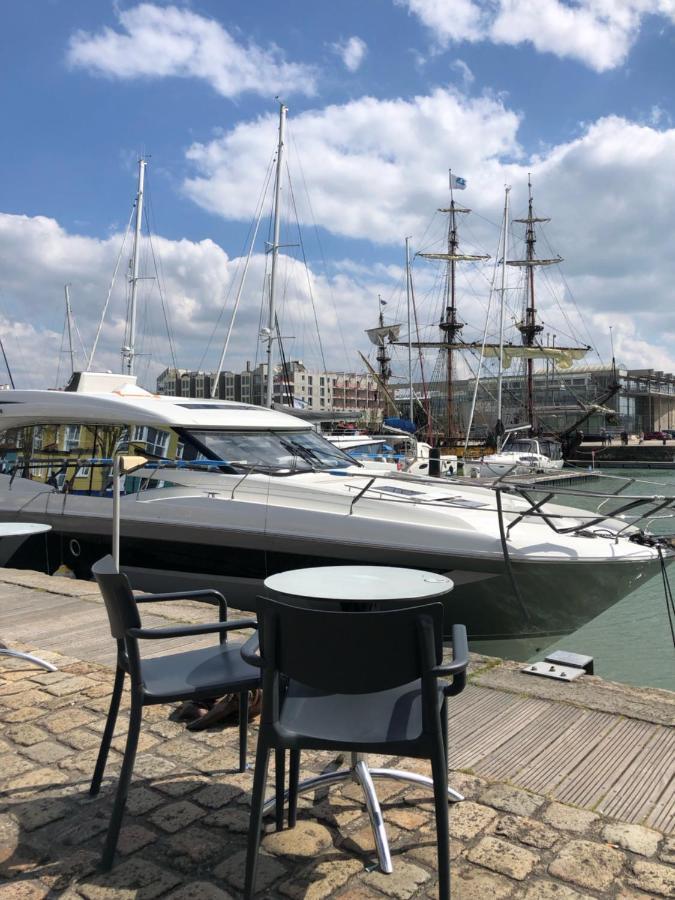 Les Pois Sont Verts La Rochelle  Exterior photo